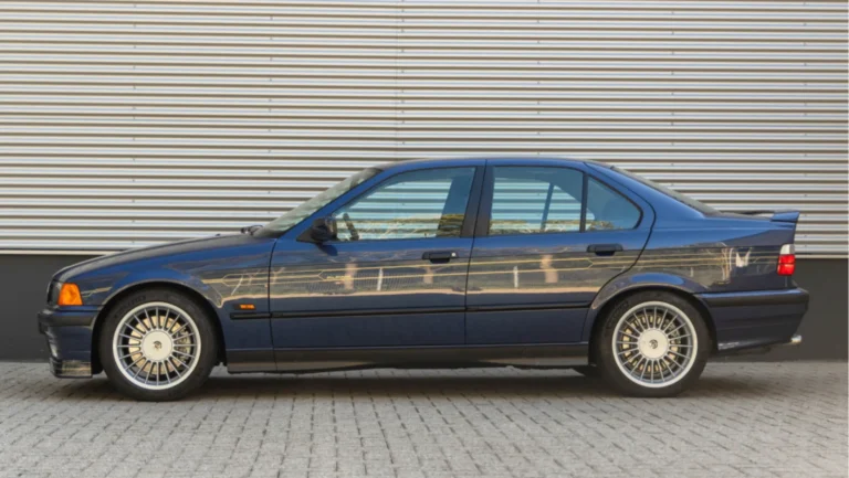 ALPINA20B8204.620E3620ALPINA20Blau20220Metallic20manual201996208_0.jpg