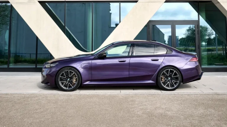 BMW M5 Paars