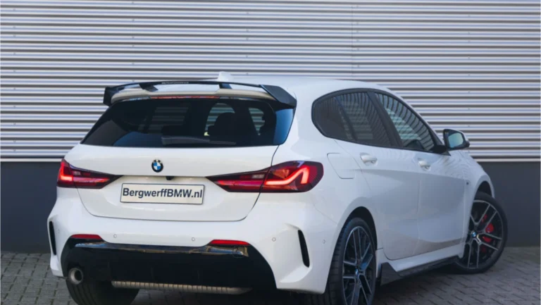 BMW20118i20M20Performance20F4020Alpine20White20Stof20Trigon20Alcantara20Schwarz20Hatchback20bergwerff202.jpg