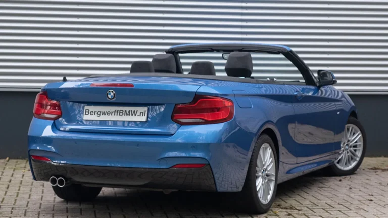BMW20220i20Cabrio20F2320Estoril20Blue20Alcantara20Hexagon20Anthrazit20M20Sport20Bergwerff2012028929.jpg
