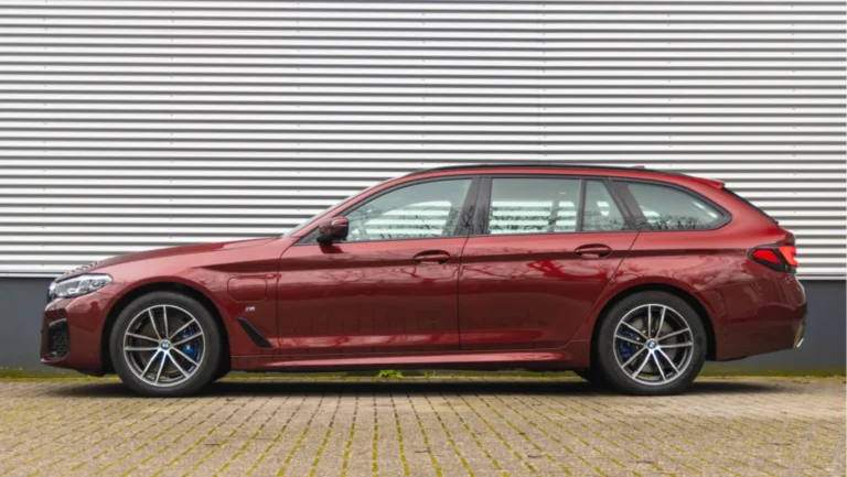 BMW20530e20Touring20Aventurinrot20II20Metallic20G3120LCI20Exklusivleder20Nappa20Schwarz20plugin20hybride203.jpg