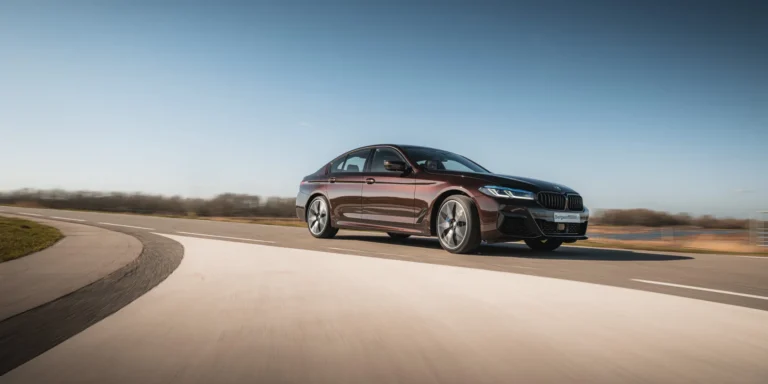 BMW20540i20Sedan20Individual20Mahagoni20metallic20BMW20Individual20Vollederausstattung20Caramel20G3020LCI2028729.jpg-1