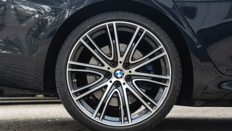 BMW20540i20Touring20xDrive20M-Sport20Carbon20Black20Dakota20Elfenbeinweiss20G3120Bergwerff205.jpg