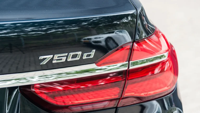 BMW20750d20xDrive204020Jahre207er20Edition20Individual20Petrol20Mica20Volleder20Merino20Smoked20White20Cohiba20G1120Bergwerff204_0.jpg