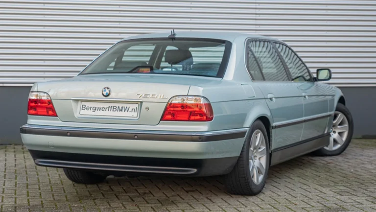 BMW20750iL20E3820Glacier20Green20Metallic20Volleder20Montana20Englischgrun20Last20of20line20200120Bergwerff202.jpg