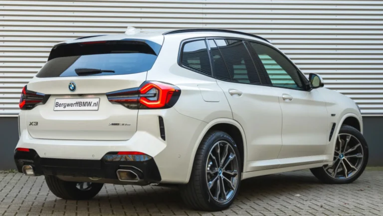 BMW20G0120X320xDrive30e20-20M-Sport20-20Panorama20-20Trekhaak20-20Head-up20-20Camera202.jpeg