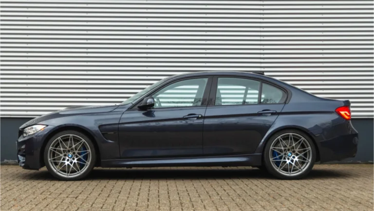 BMW20M3203020Jahre20Edition20BMW20Individual20Macao20Blue20metallic20F80_0.jpg