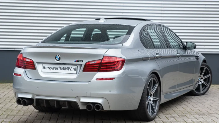 BMW20M520Competition20Individual20Pure20Metal20Silver20Volleder20Merino20Schwarz20F1020Bergwerff202.jpg