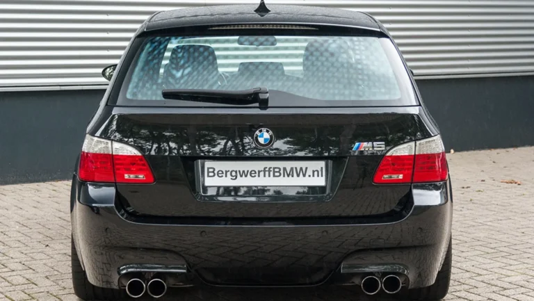 BMW20M520Touring20E6120LCI20Lagerschalen20and20new20Clutch20V1020Saphir20Zwart20Bergwerff208.jpg