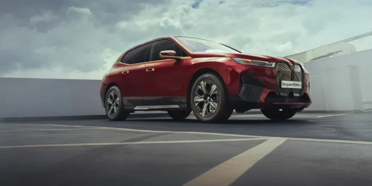 BMW20iX20xDrive5020High20Executive20Interieurdesign20Suite20Castanea20Aventurin20Red20Metallic20i202028729.jpg-1