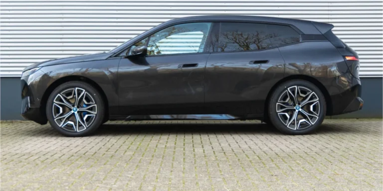 BMW20iX20xDrive5020i2020Sophistograu20Interieurdesign20Suite20Amido20Electric202021203.jpg-1