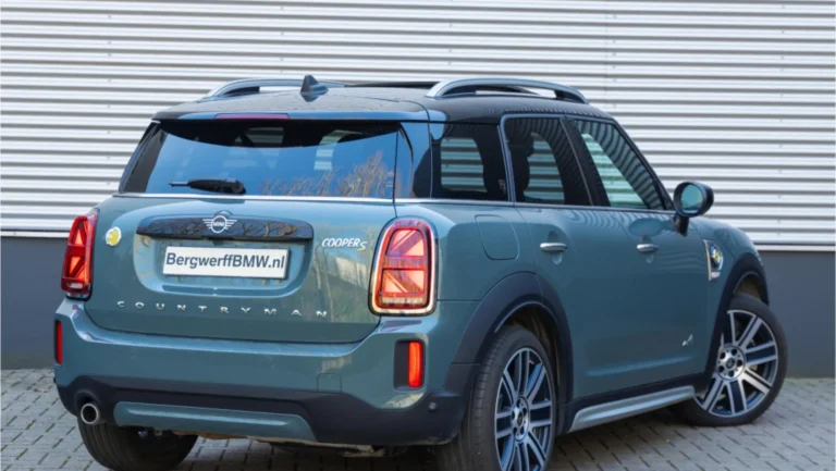 MINI20Countryman20Cooper20SE20MINI20Yours20Leer20Lounge20Carbon20Black20Sage20Groen20Metallic202.jpg