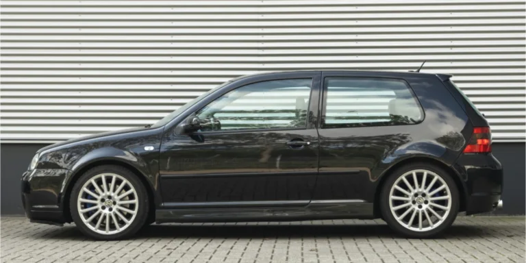 VolkswagenC2A0GolfC2A03.220V620R32204Motion203.jpg-1